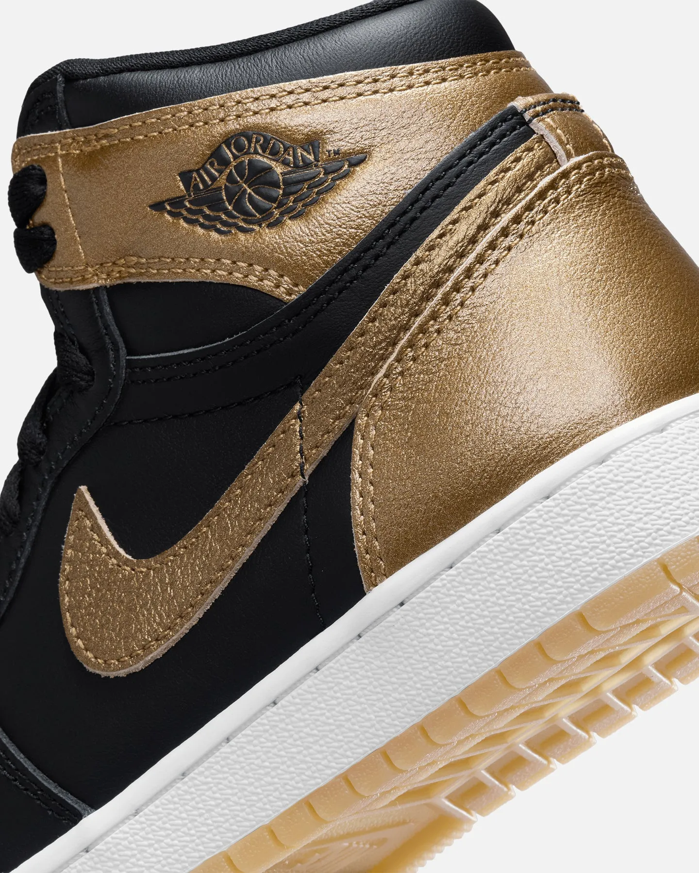 Jordan Kids' Air Jordan 1 High OG  (GS)"Metallic Gold" Black/Metallic