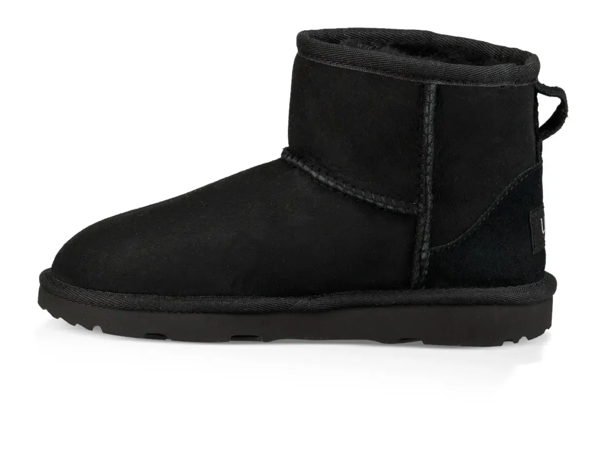 Kids UGG Classic Mini II  Cozy Comfort for All-Day Play