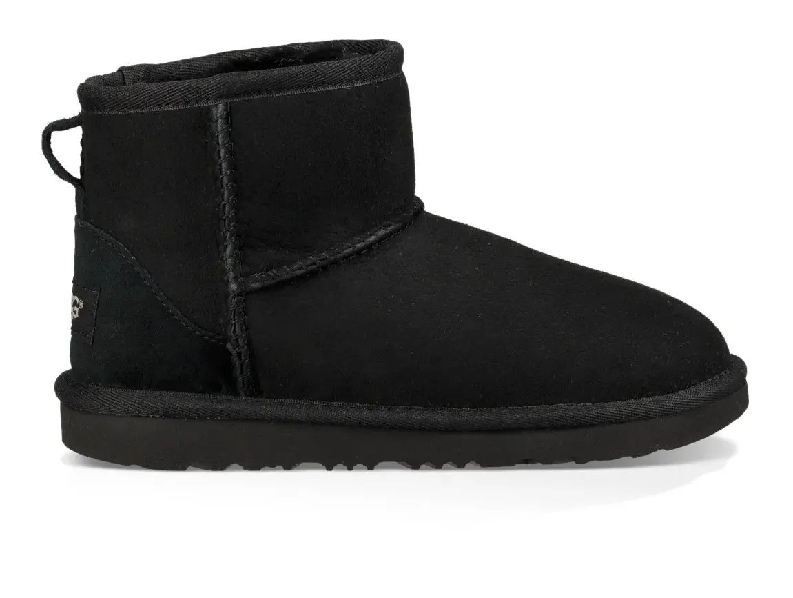 Kids UGG Classic Mini II  Cozy Comfort for All-Day Play