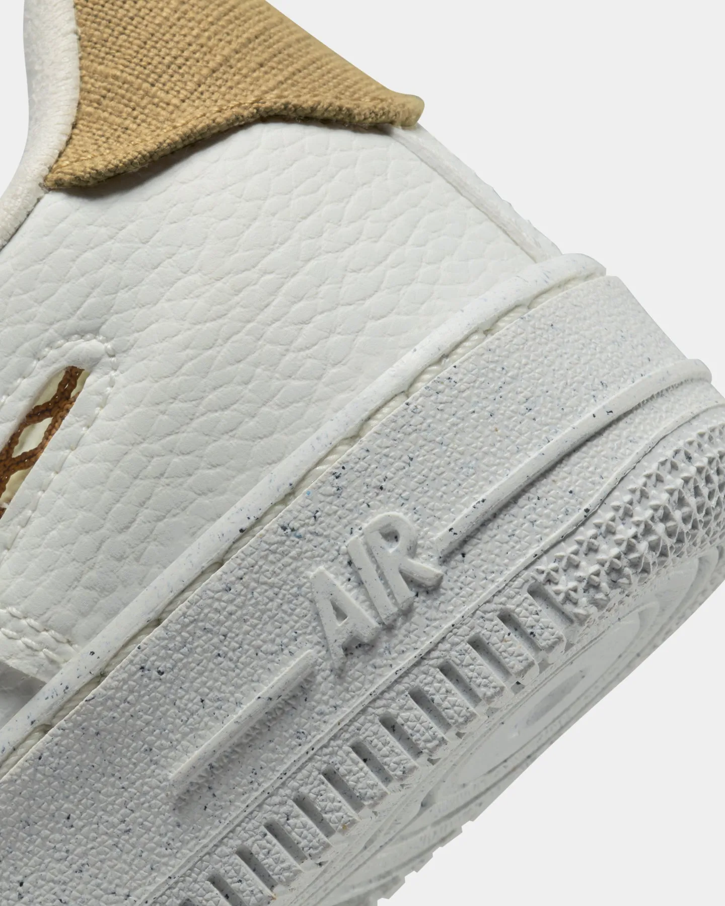 Nike Kids' Air Force 1 LV8 (GS) Sail/Sanded Gold