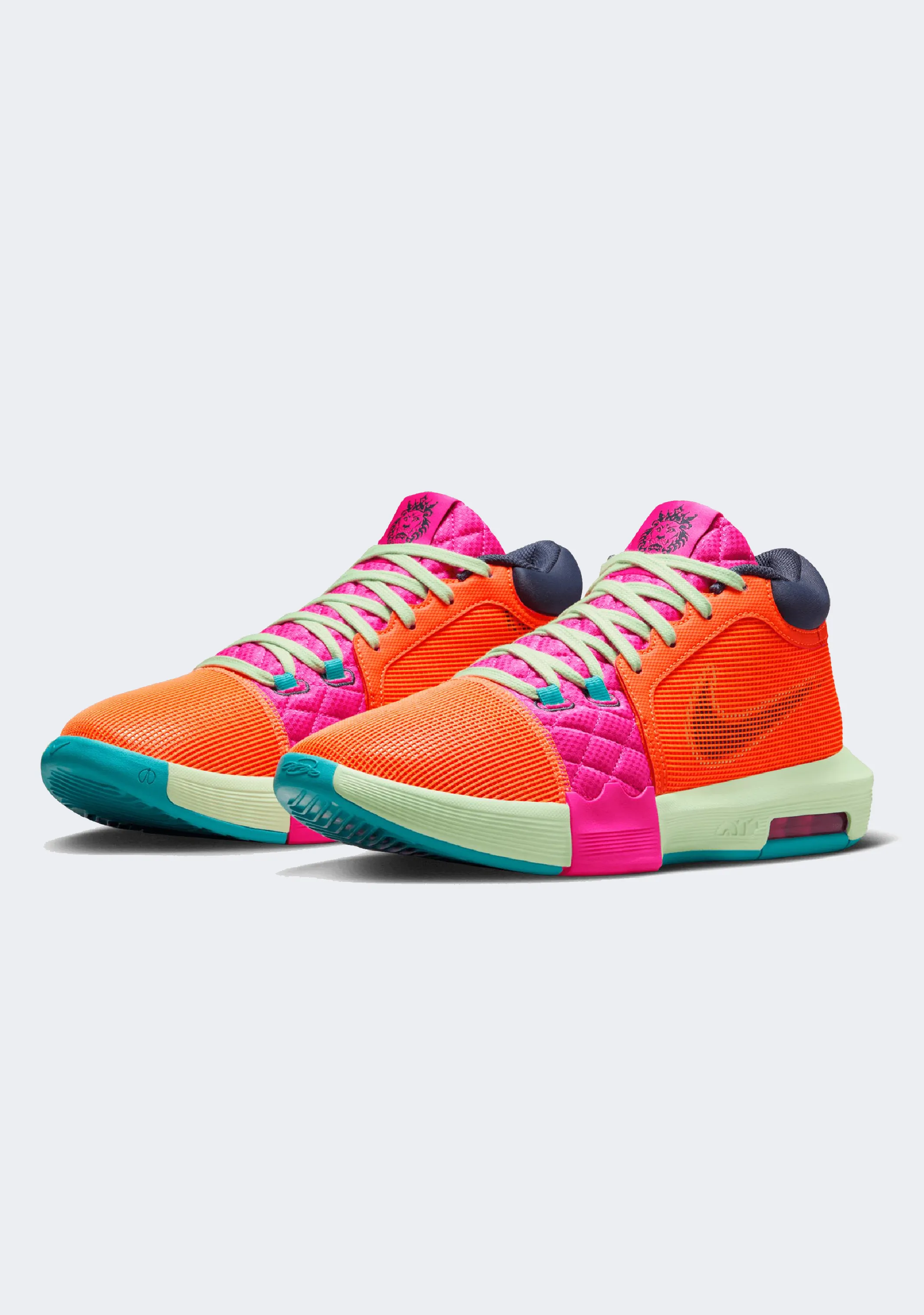 Nike Men??s LeBron Witness VIII